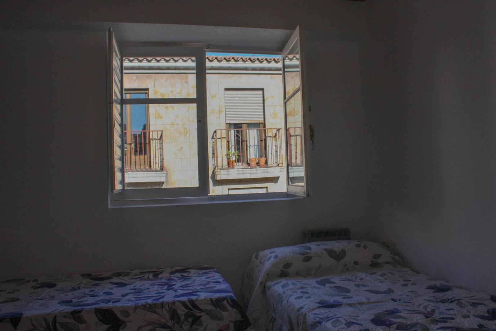 Residencia 14 Hotel Salamanca Bagian luar foto